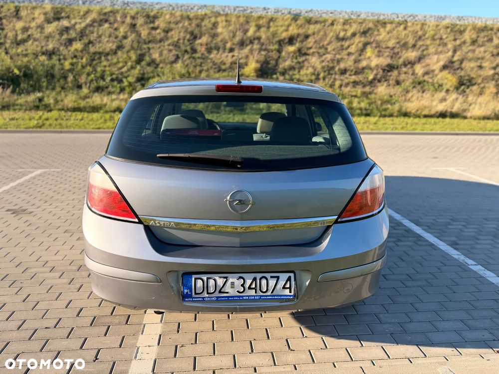 Opel Astra 1.8 Enjoy - 17