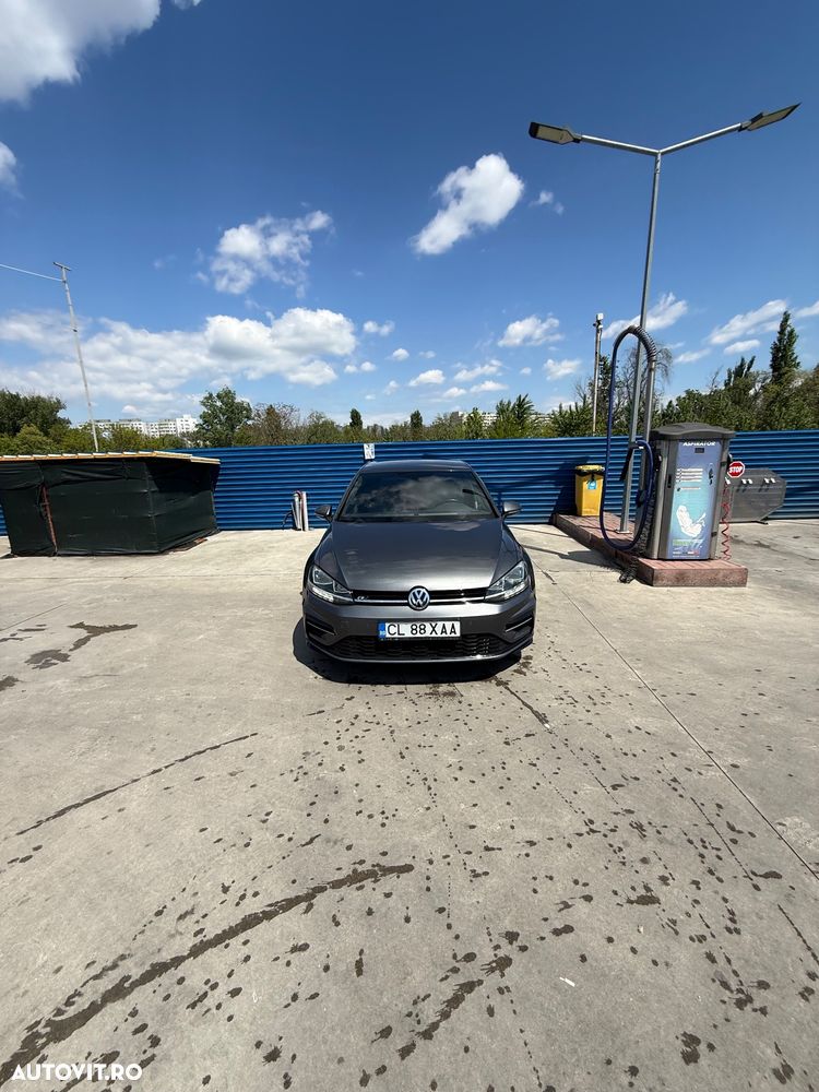 Volkswagen Golf - 2