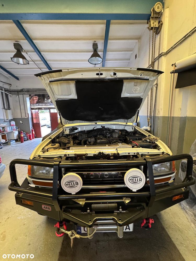 Toyota Land Cruiser - 33