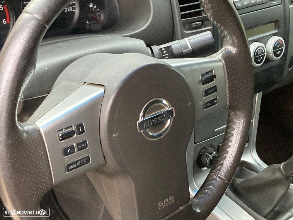 Nissan Navara 2.5 dCi CD LE Hi-Tech 4WD - 14