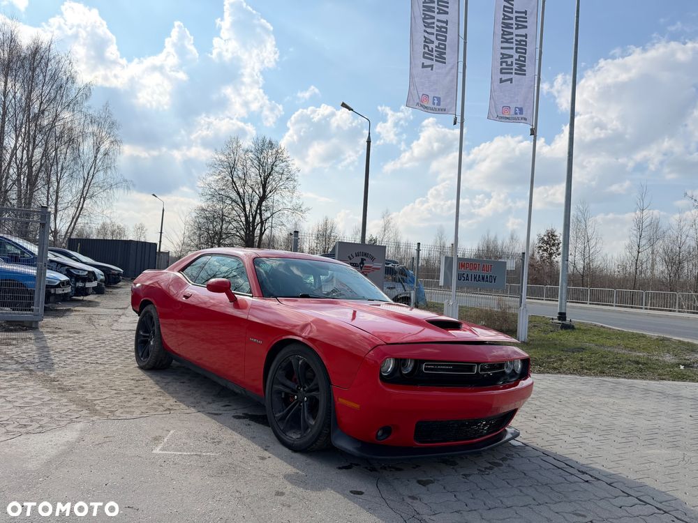 Dodge Challenger - 2