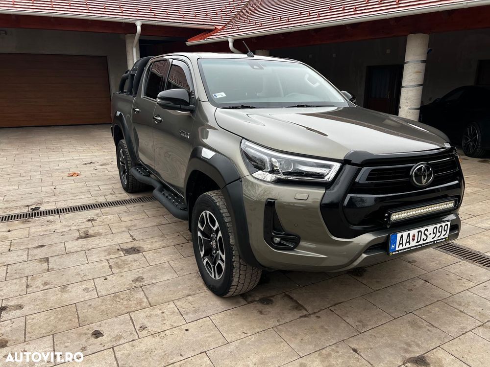 Toyota Hilux 2.8D 204CP 4x4 Double Cab AT Executive Color Edition - 2