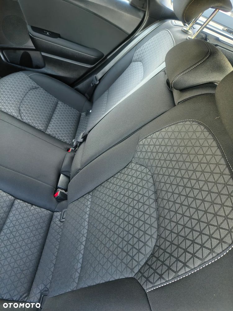 Kia Ceed 1.4 T-GDI L DCT - 10
