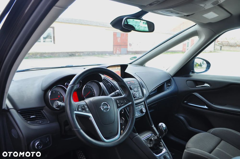 Opel Zafira - 11