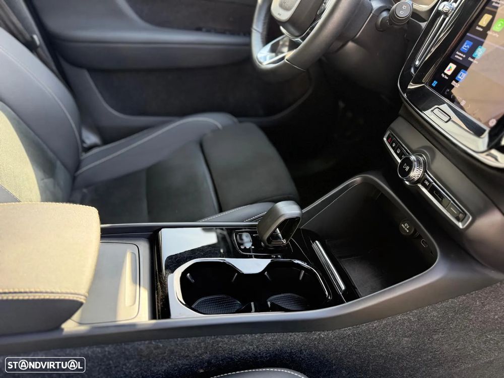 Volvo XC 40 Recharge Core - 27