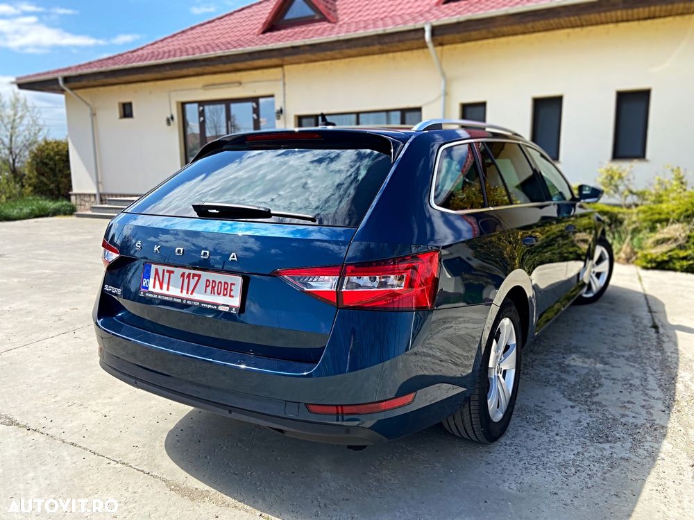 Skoda Superb 2.0 TDI DSG Premium Edition - 10