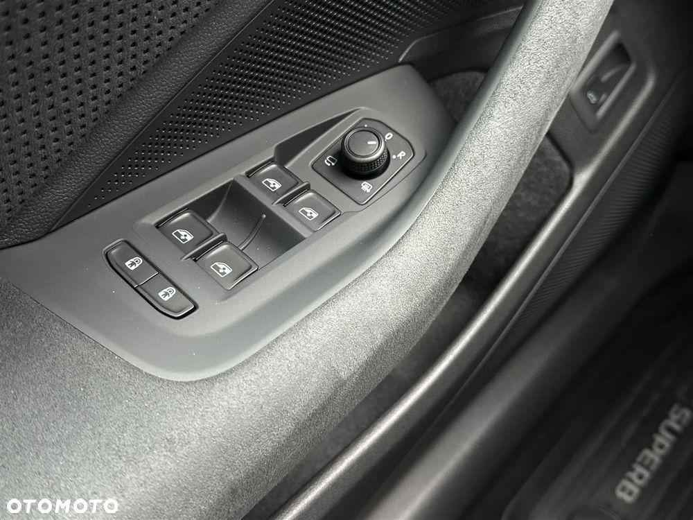 Skoda Superb 2.0 TSI Sportline DSG - 16
