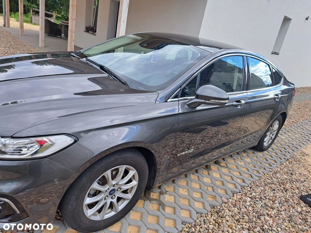 Ford Mondeo 2.0 Hybrid Titanium - 1