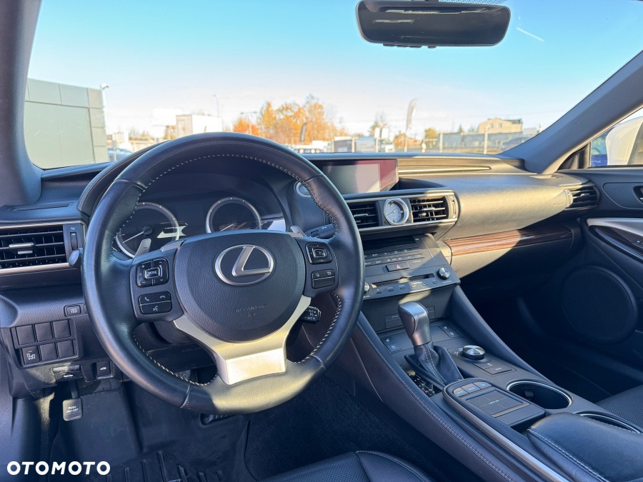 Lexus RC - 12