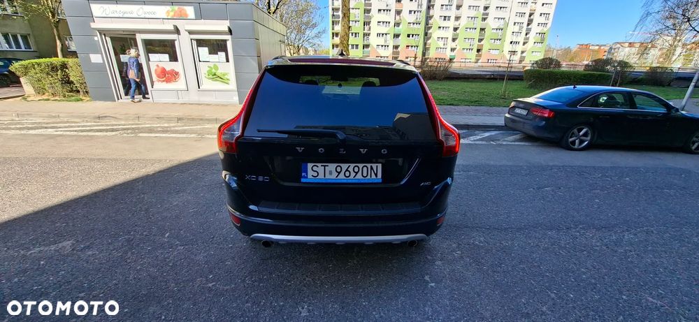 Volvo XC 60 D5 AWD Momentum - 7