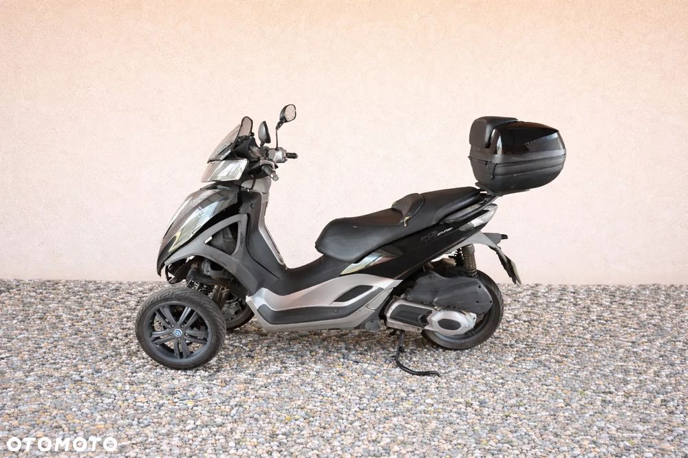Piaggio MP-3 - 4