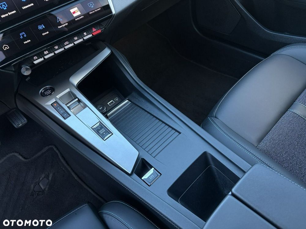 Peugeot 308 1.5 BlueHDi Allure Pack S&S EAT8 - 26