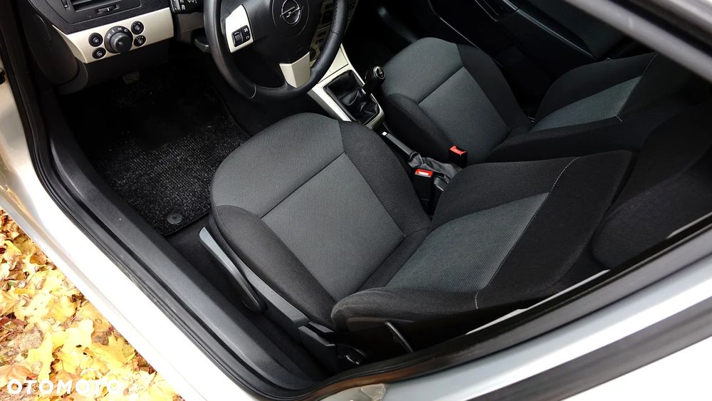 Opel Astra 1.6 Enjoy - 4