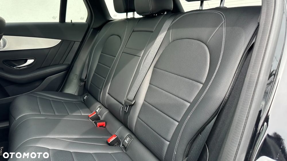 Mercedes-Benz GLC 300 4Matic 9G-TRONIC - 23