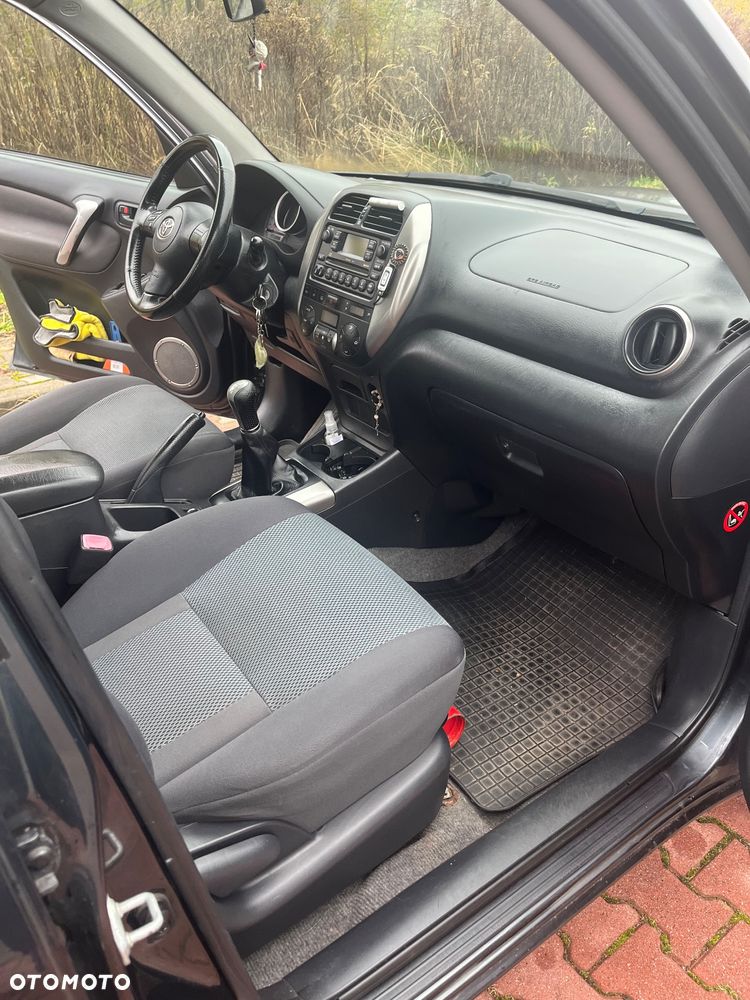 Toyota RAV4 D-4D 4x4 - 9