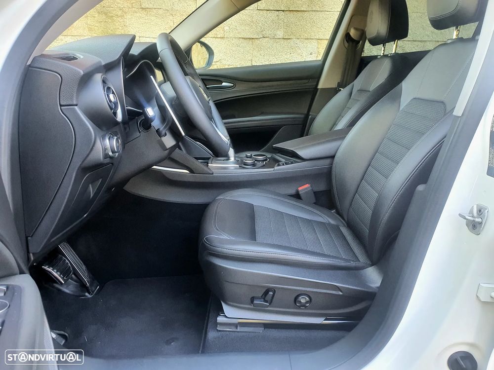 Alfa Romeo Stelvio 2.2 D B-Tech AT8 - 29