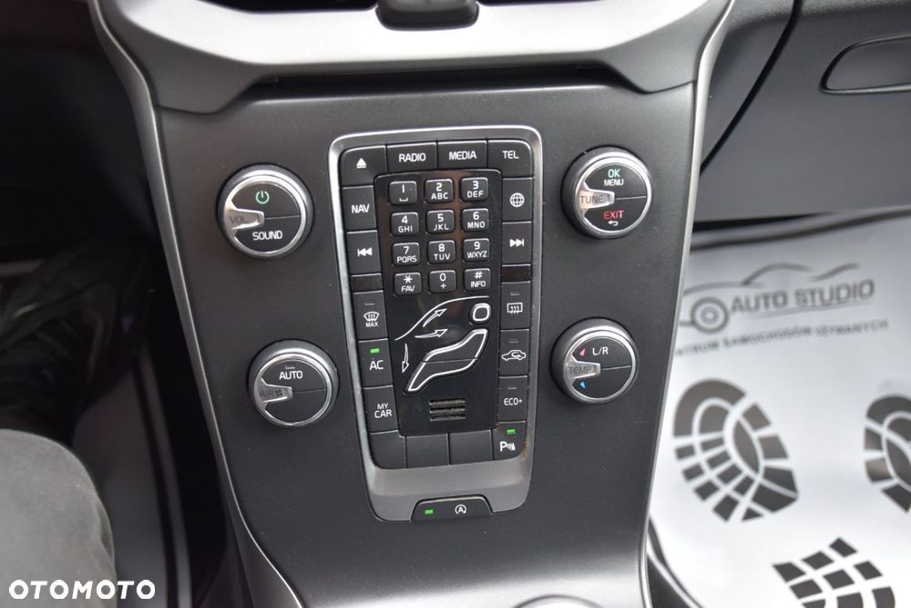 Volvo V40 T2 Geartronic Momentum - 16