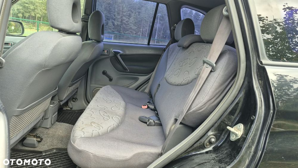 Toyota RAV4 - 10