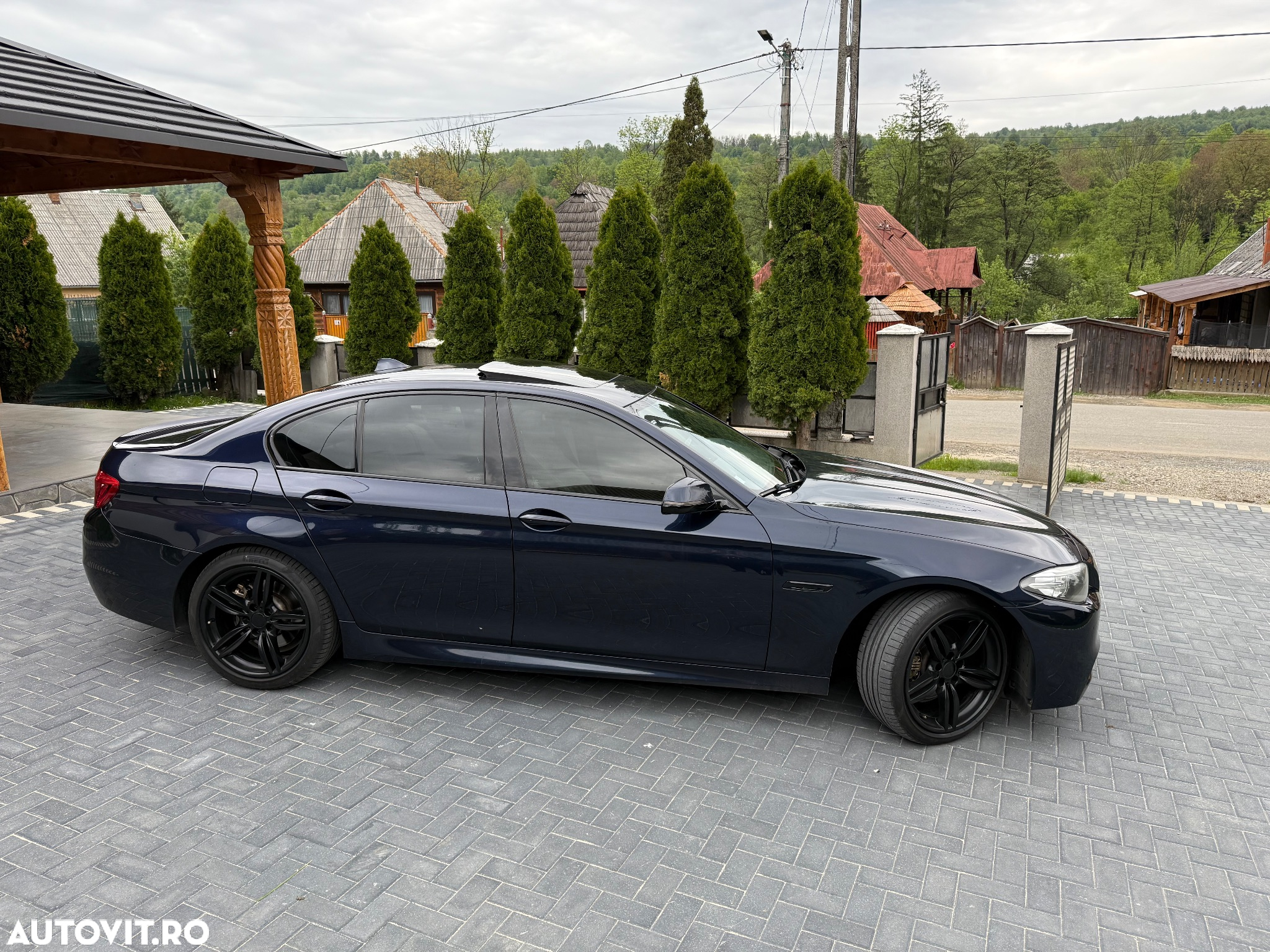BMW Seria 5 520d xDrive - 7