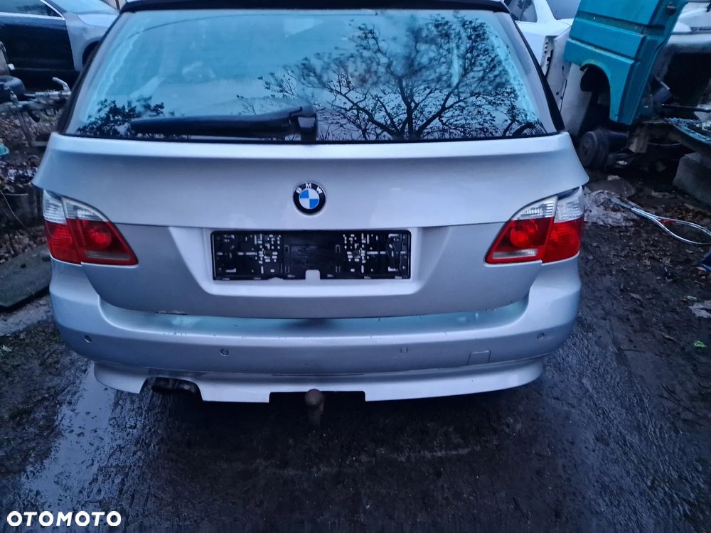 Klapa  tył  BMW  E61  w  kolorze  354 - 1