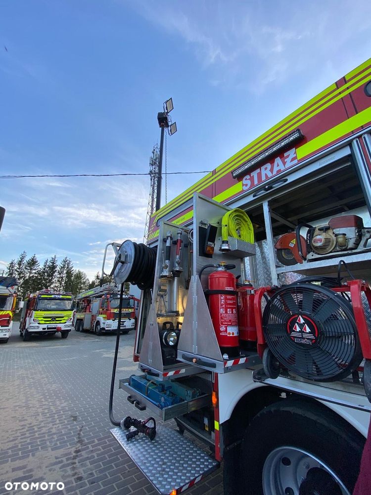 Mercedes-Benz Straż pożarna pojazd pożarniczy MERCEDES ATEGO 4x4 GBA średni terenowy uterenowiony blokady mosty reduktor maszt oświetleniowy - 17