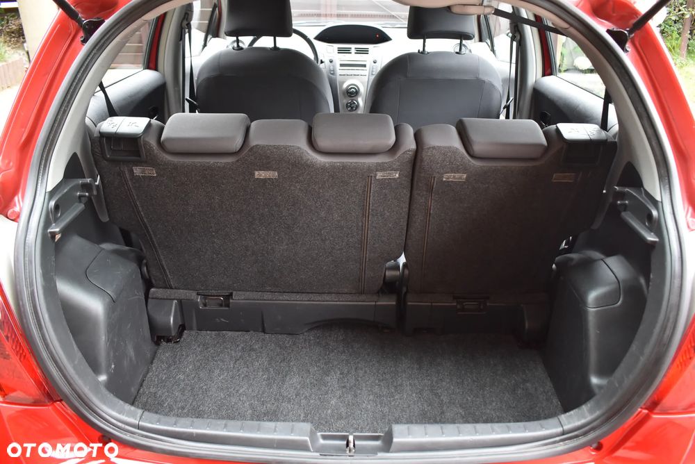 Toyota Yaris 1.33 VVT-i Executive - 17