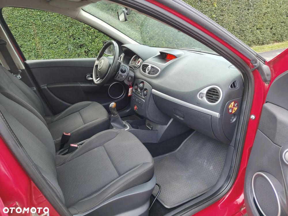 Renault Clio - 8