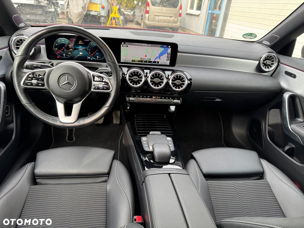 Mercedes-Benz CLA 250 e 8G-DCT Special Edition - 22