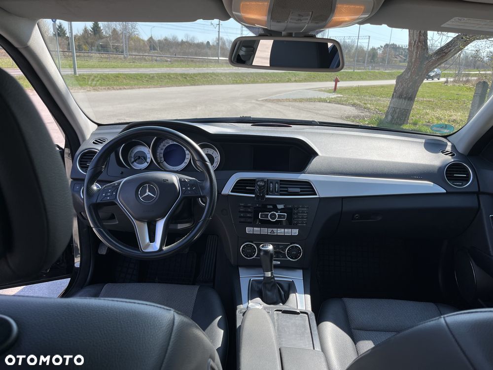 Mercedes-Benz Klasa C 180 CGI BlueEff Avantgarde - 11