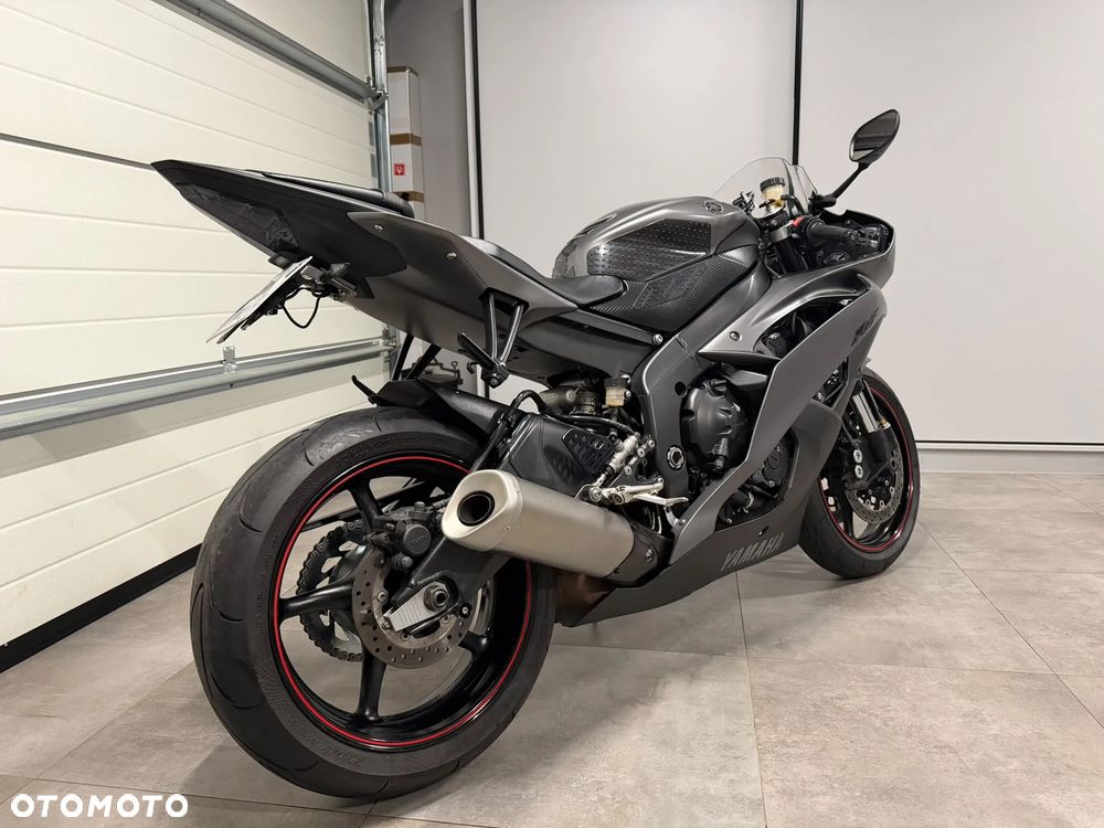 Yamaha R6 - 2