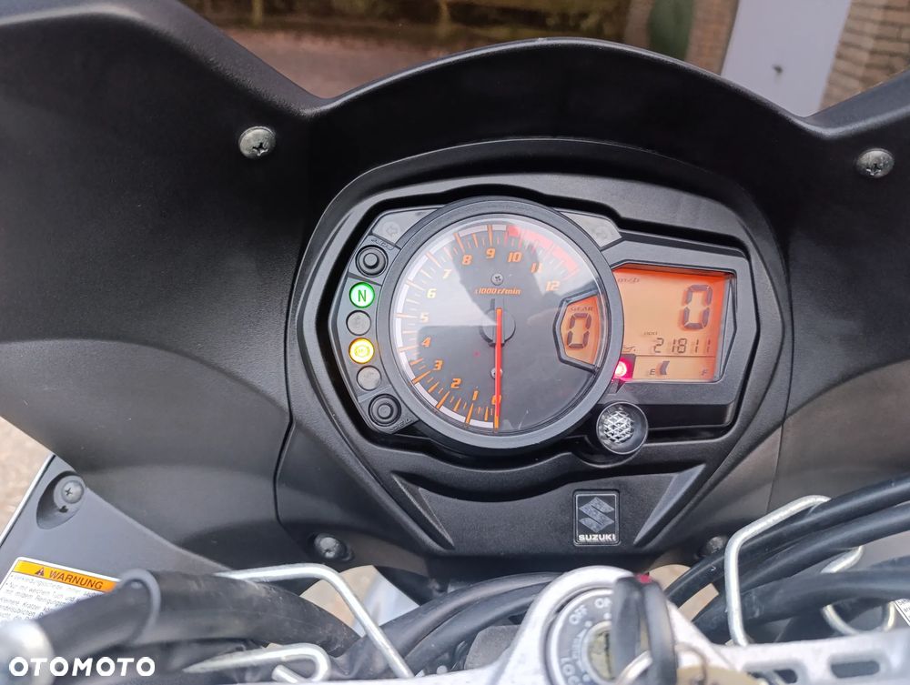 Suzuki GSX - 12