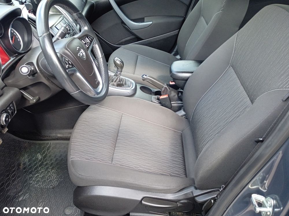 Opel Astra 1.4 T Enjoy - 11