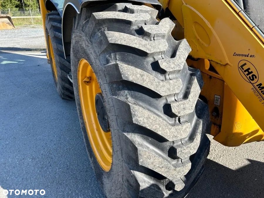 JCB 4CX - 12