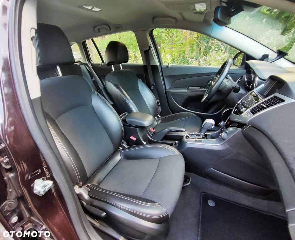 Chevrolet Cruze 1.8 LTZ+ - 11