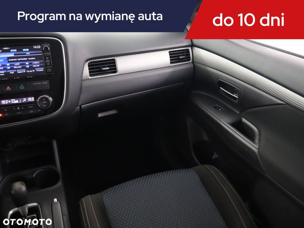 Mitsubishi Outlander - 10