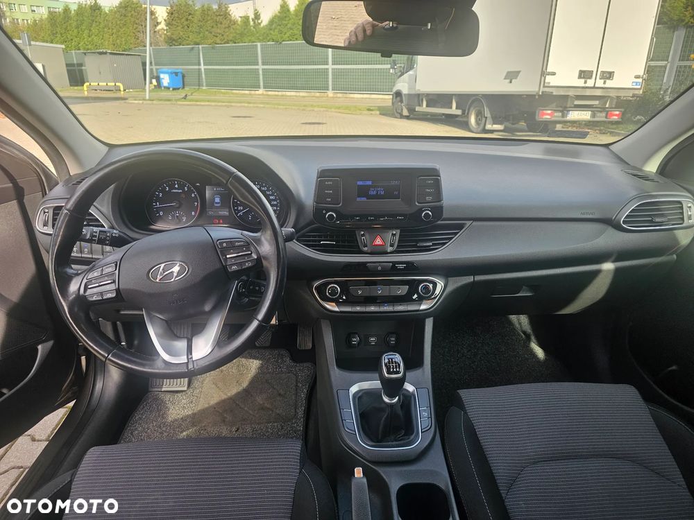 Hyundai i30 1.5 DPI Classic + - 14