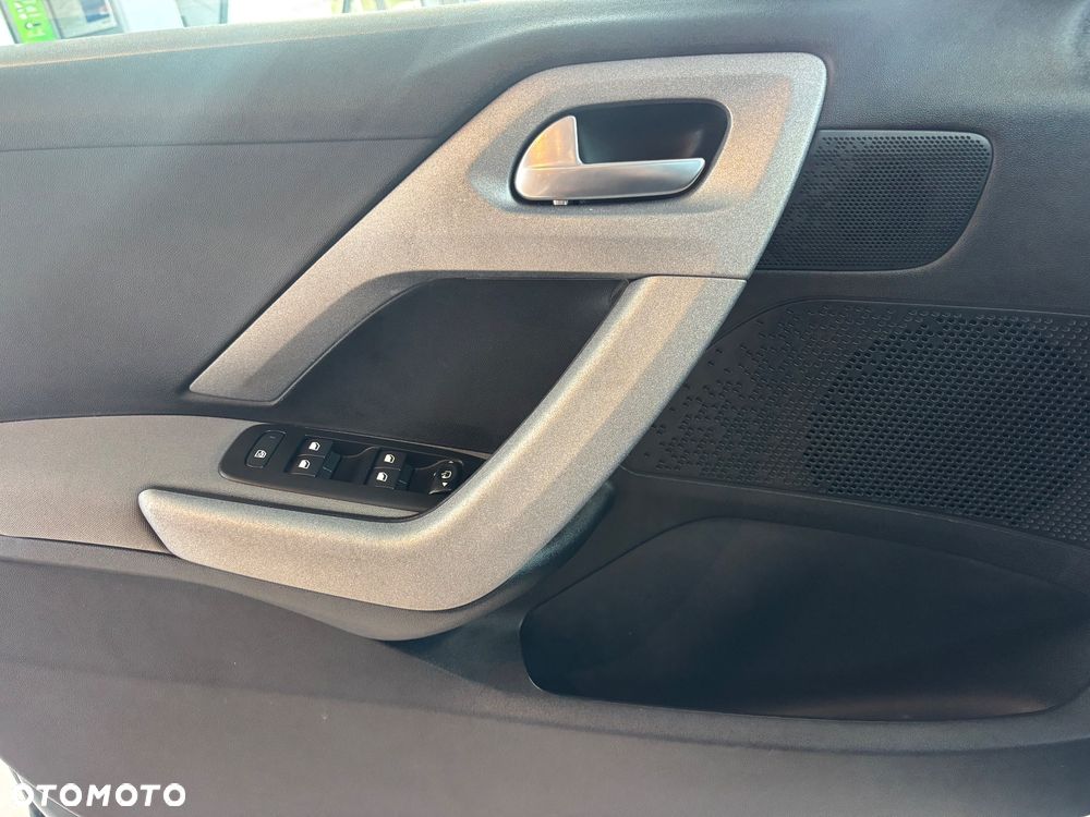 Peugeot 2008 1.2 Pure Tech Allure S&S EAT6 - 7