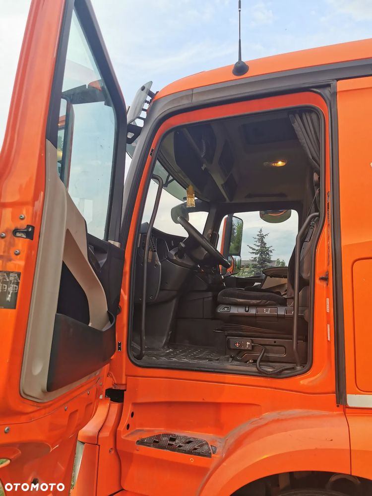 Mercedes-Benz Actros - 12