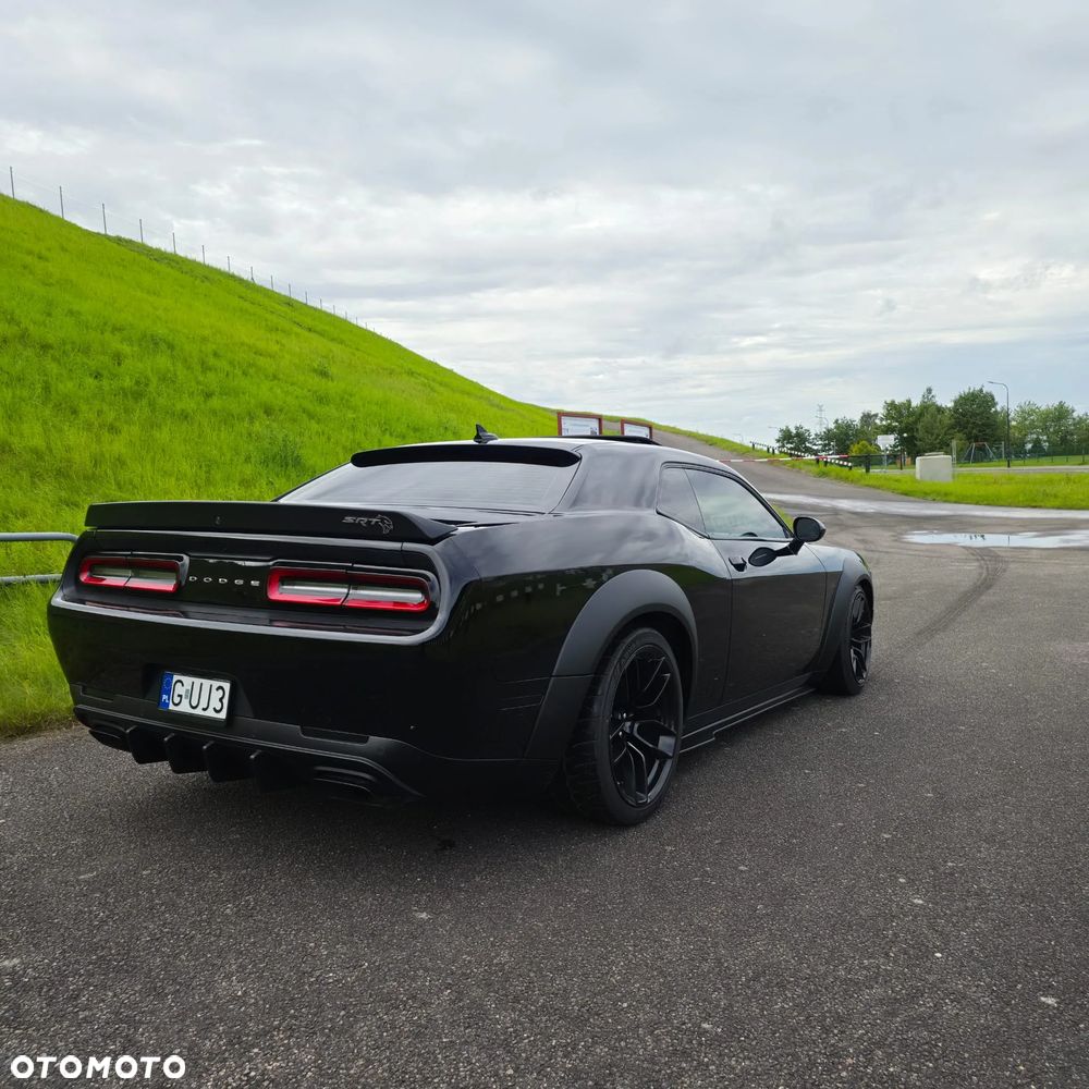 Dodge Challenger - 14