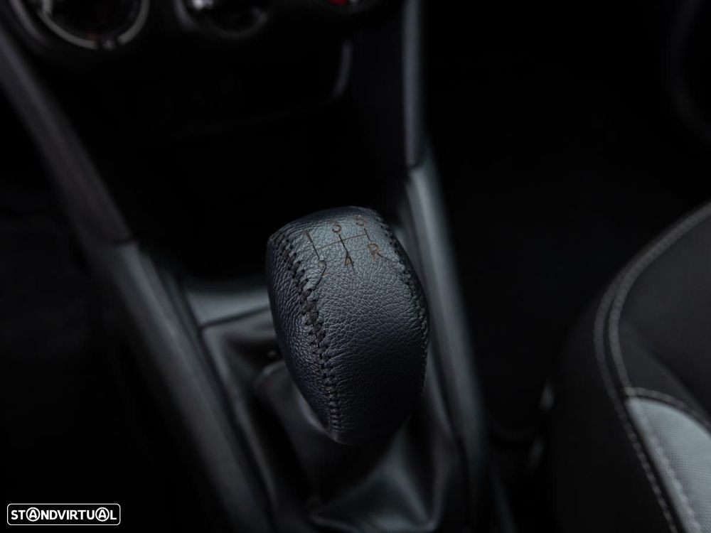 Peugeot 208 - 14