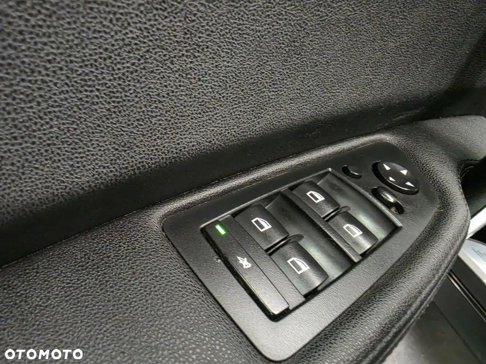 BMW Seria 1 120d DPF - 23