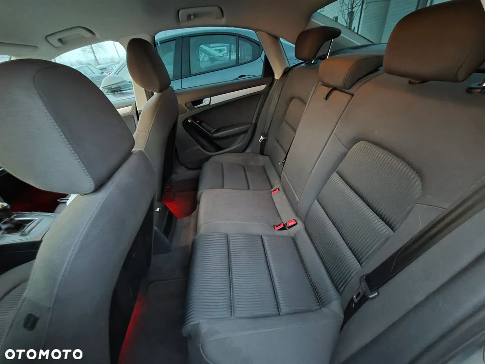 Audi A4 Limousine - 17