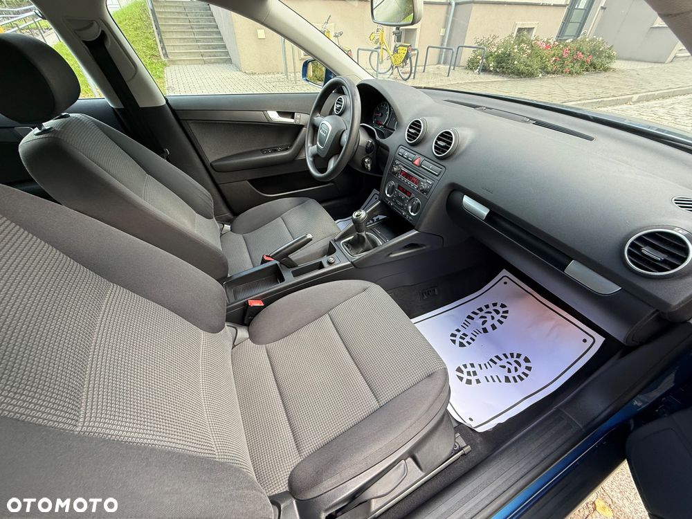 Audi A3 Sportback 1.6 Attraction - 6