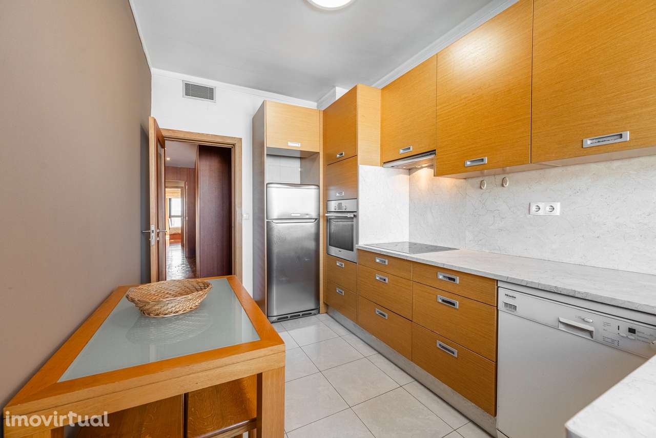 Apartamento T2 com garagem na Avenida da Liberdade, em Braga! - Grande imagem: 3/26