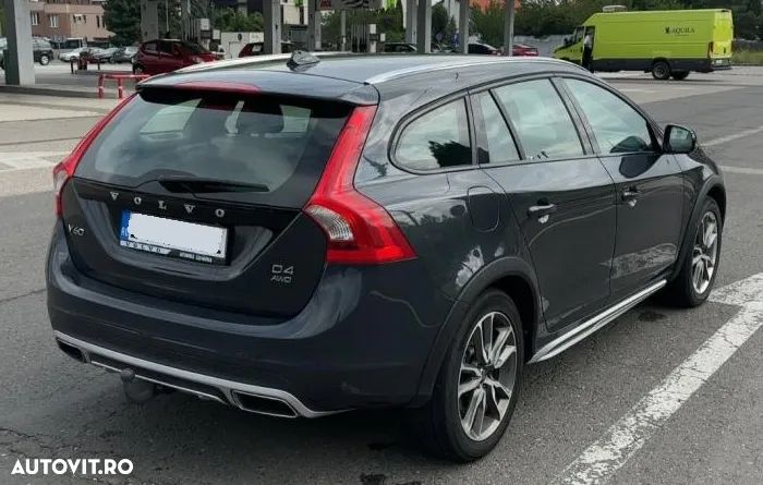 Volvo V60 Cross Country D4 AWD Geartronic Summum - 3