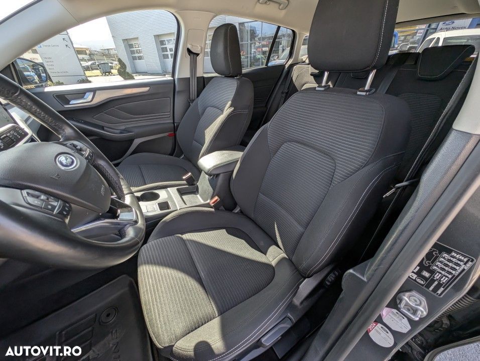 Ford Focus - 25