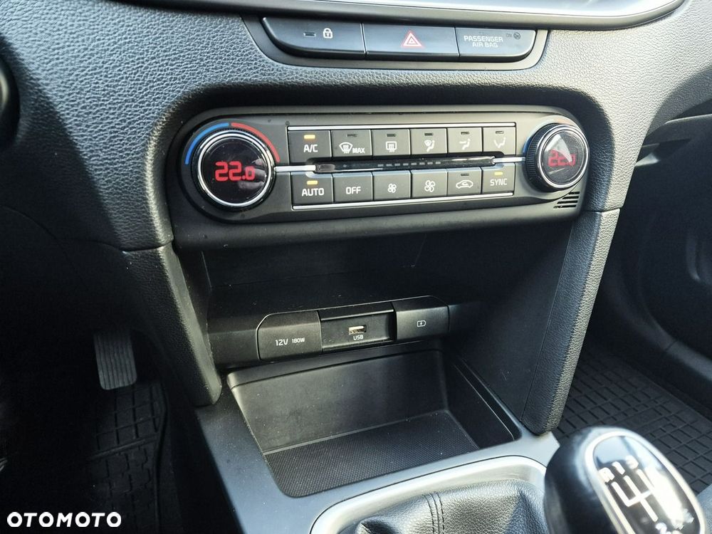 Kia Ceed 1.6 CRDi mHEV M - 27