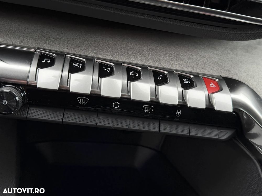 Peugeot 3008 1.2 PureTech 130 EAT8 GT - 26