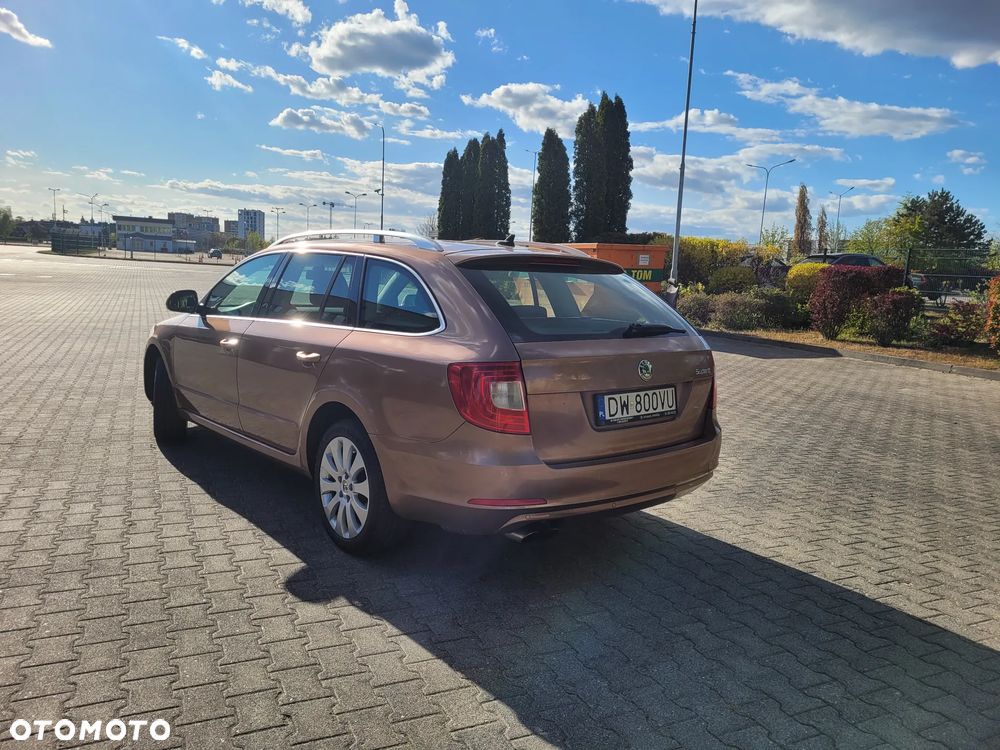Skoda Superb 2.0 TDI Ambition DSG - 4