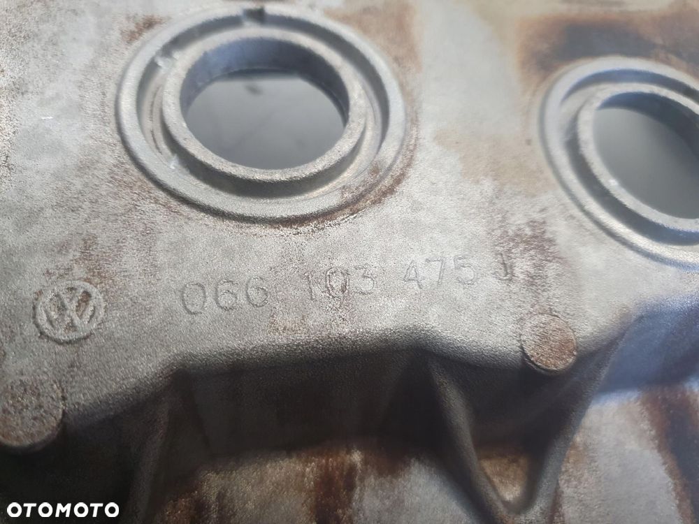 Seat Toledo II 2.3 V5 POKRYWA ZAWORÓW 066103475J - 2